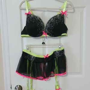 Cacique Lingerie set.